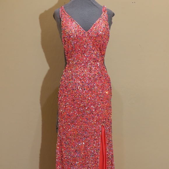 Scala v neck crossback sequin prom dress in Caly color size 0